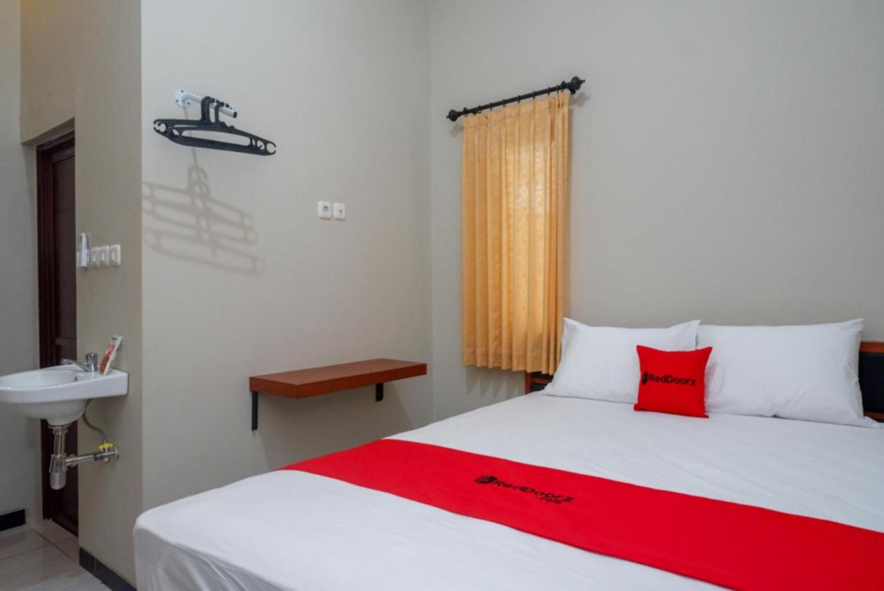 Reddoorz Near Kampus Ump Purwokerto 2 Hotel Sumbang Exterior photo