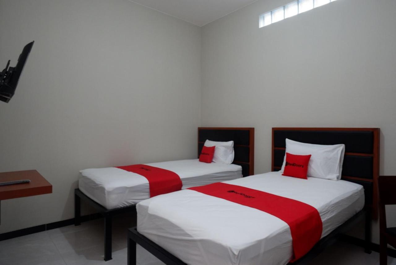 Reddoorz Near Kampus Ump Purwokerto 2 Hotel Sumbang Exterior photo